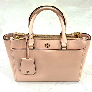 Tory Burch Small Robinson light pink purse